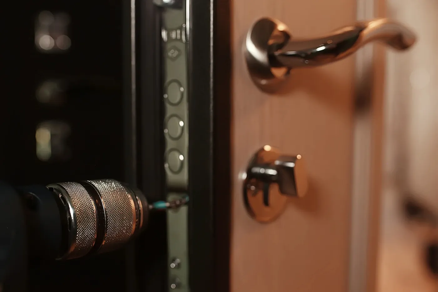 Réparation d'une serrure de porte d'entrée de pavillon dans les Yvelines